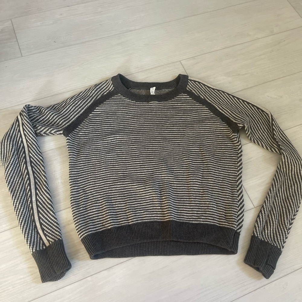 Lululemon Devi chevron striped knit sweater 8